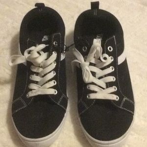 OT REVOLUTION BLACK CANVAS SNEAKERS, NEW, SIZE 9